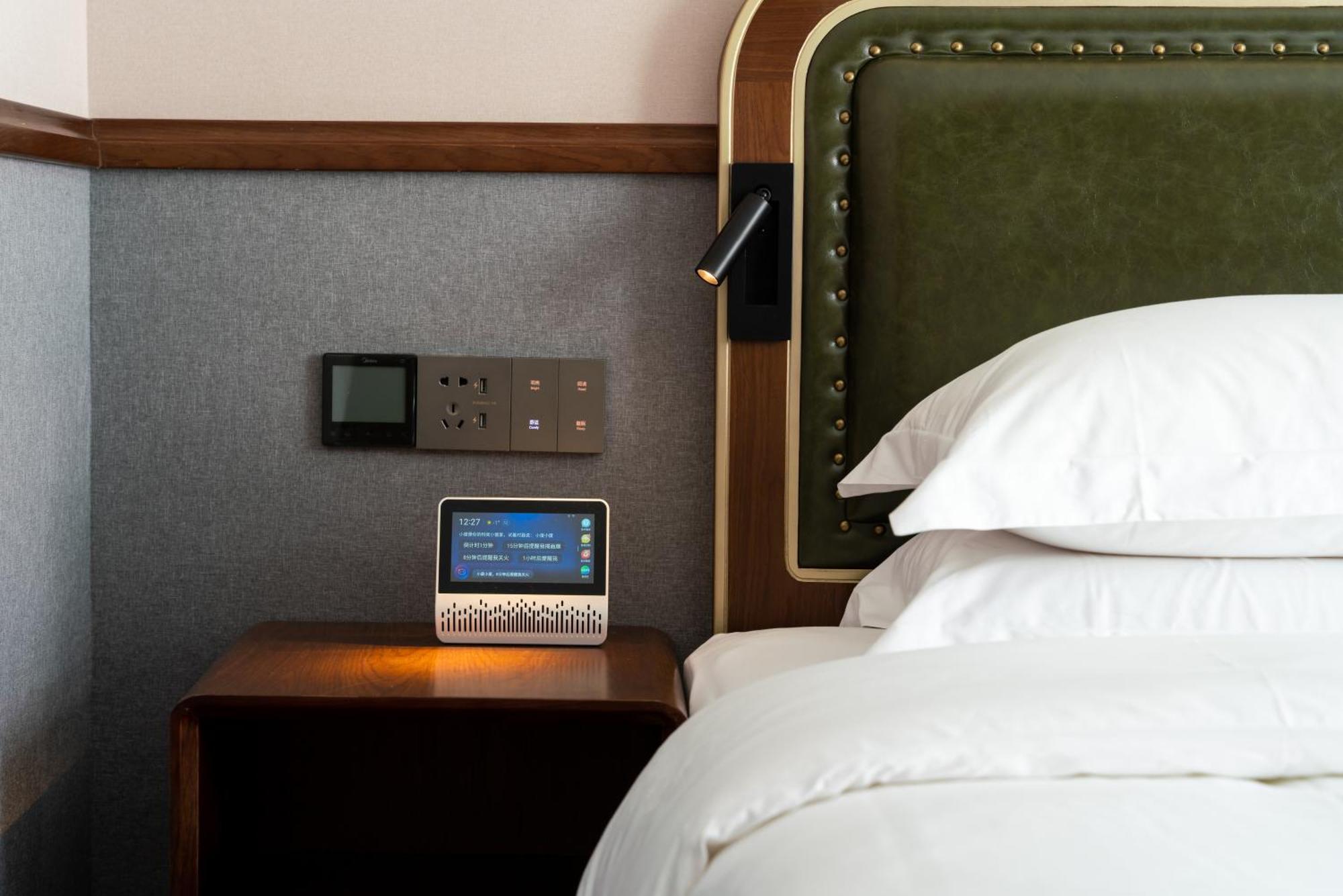 Hotel Nost Algia S Near Of Chinese Academy Of Social Sciences - Near Man Site At Zhoukoudian,, Shidu Scenic Spots, Free Ice Cream, Mineral Water, Coffee, Snacks And Laundry Service, Free Gymnastic, Communication Well 4*