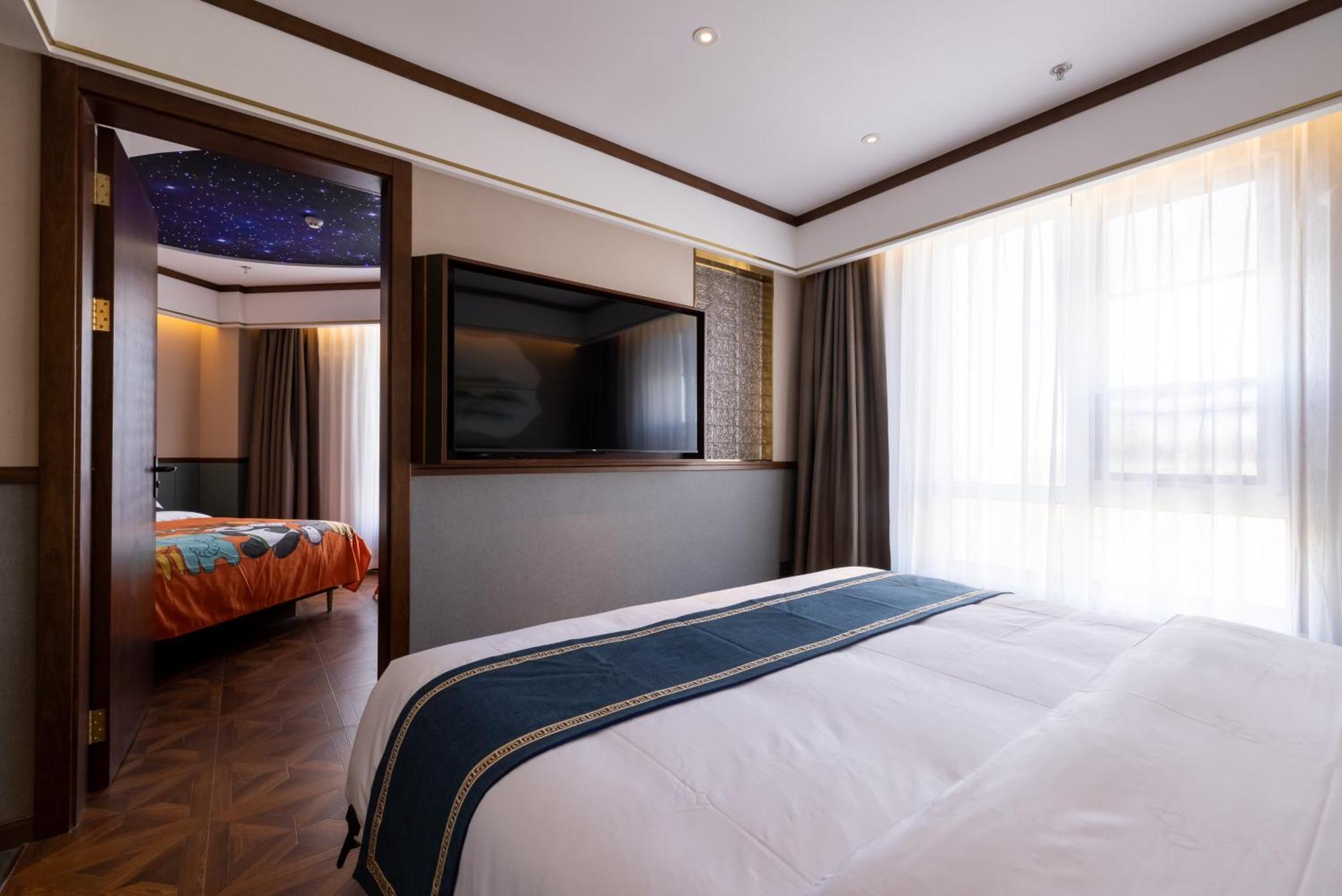 Nost Algia S Near Of Chinese Academy Of Social Sciences - Near Man Site At Zhoukoudian,, Shidu Scenic Spots, Free Ice Cream, Mineral Water, Coffee, Snacks And Laundry Service, Free Gymnastic, Communication Well Hotel 4*