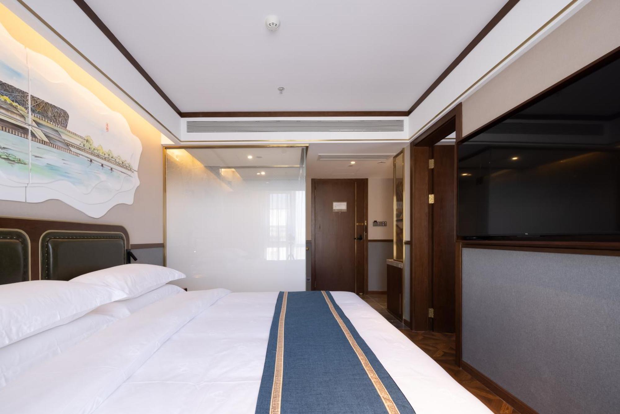 Nost Algia S Near Of Chinese Academy Of Social Sciences - Near Man Site At Zhoukoudian,, Shidu Scenic Spots, Free Ice Cream, Mineral Water, Coffee, Snacks And Laundry Service, Free Gymnastic, Communication Well 4* Pequim