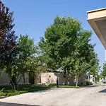 Nost Algia S Hotel Near University Of Chinese Academy Of Social Sciences - Near Peking Man Site At Zhoukoudian,, Shidu Scenic Spots, Free Ice Cream, Mineral Water, Coffee, Snacks And Laundry Service, Free Gymnastic, English Communication Well