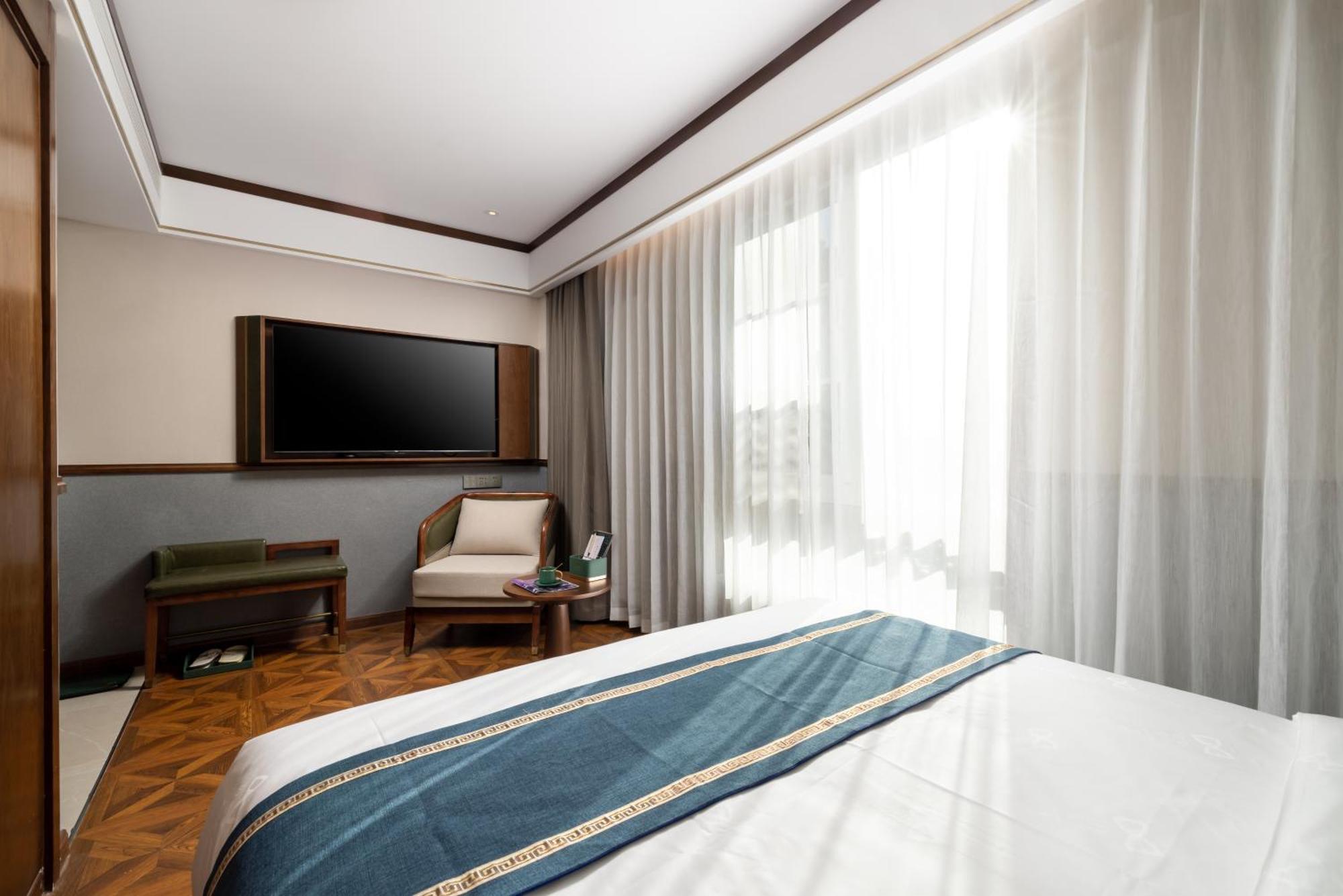 Nost Algia S Near Of Chinese Academy Of Social Sciences - Near Man Site At Zhoukoudian,, Shidu Scenic Spots, Free Ice Cream, Mineral Water, Coffee, Snacks And Laundry Service, Free Gymnastic, Communication Well 4* Beijing
