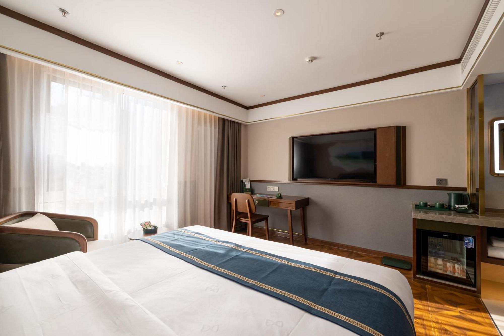 Hotel Nost Algia S Near Of Chinese Academy Of Social Sciences - Near Man Site At Zhoukoudian,, Shidu Scenic Spots, Free Ice Cream, Mineral Water, Coffee, Snacks And Laundry Service, Free Gymnastic, Communication Well Beijing